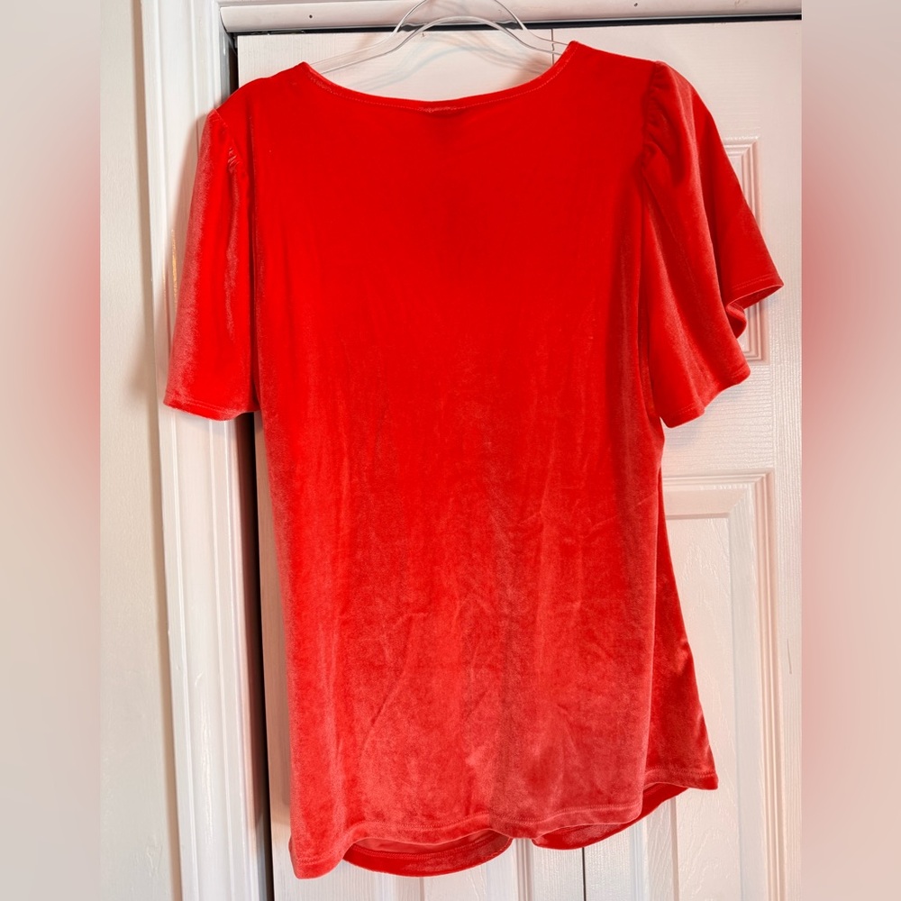 Torrid Hot Pink Velvet Ruched Short Sleeved Top, Size 0 (L/12) V Neck - Picture 6 of 10